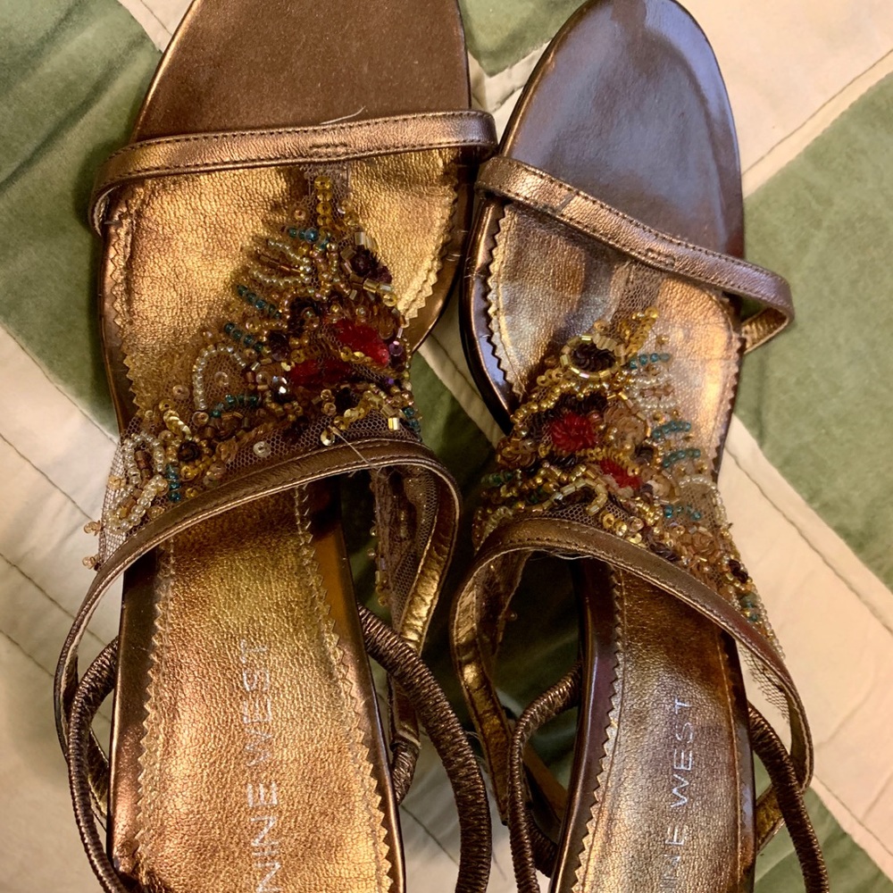 Nine West heals